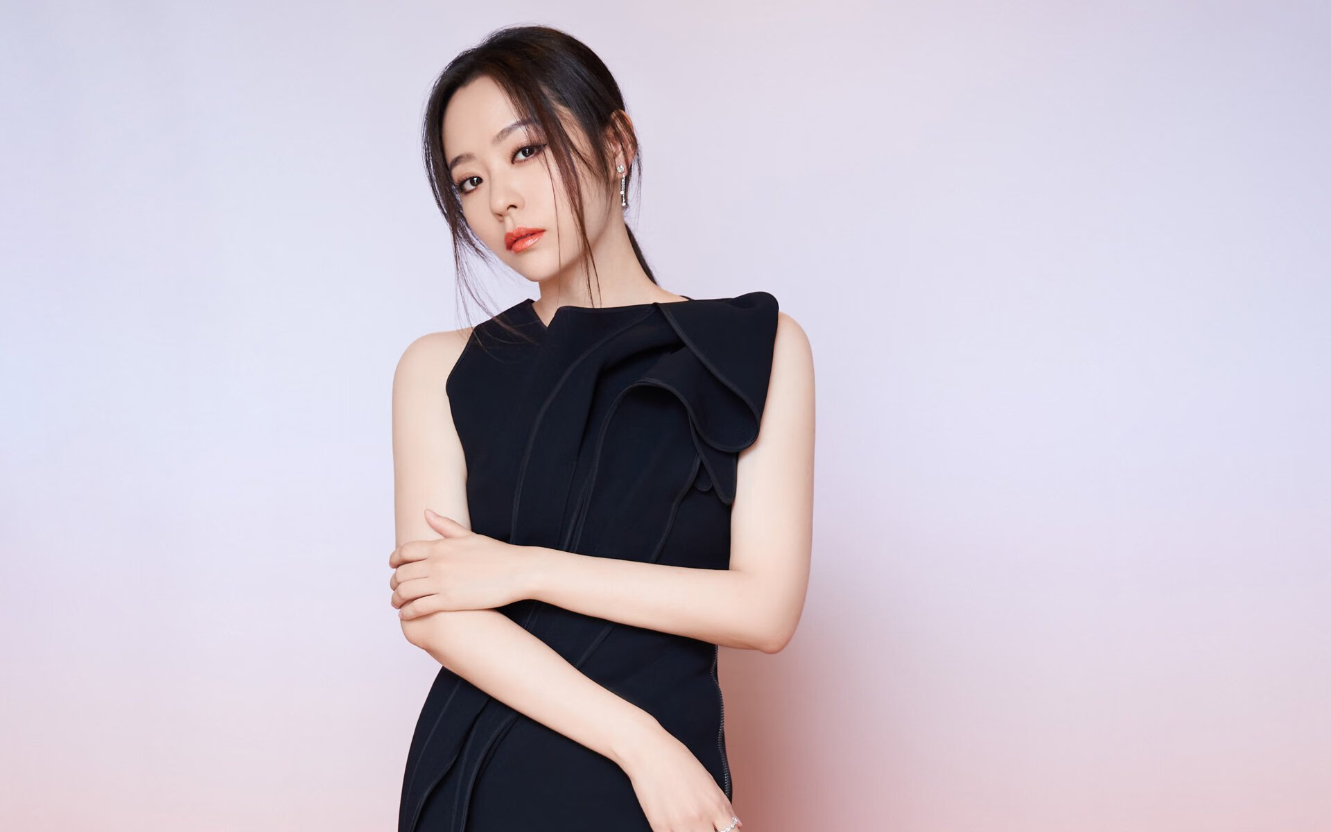 九游游戏中心官网-吉尔英联将迎战曼城，强强对话势必激烈，nba吉尔